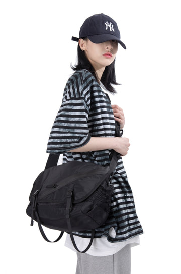 Diagonal messenger bag